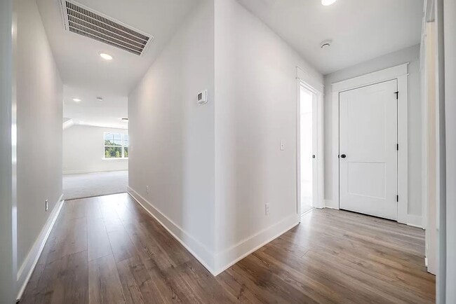 Building Photo - 7425 Twill Hts Lp