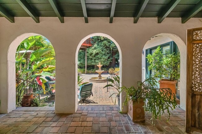Building Photo - Mediterranean Beauty in Crescent Park – 5B...