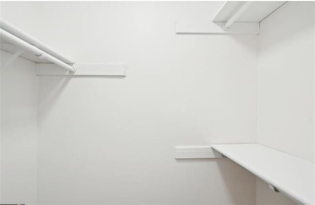 Building Photo - 2201 Huntingdon Chase