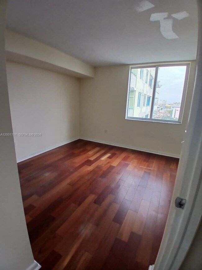 Building Photo - 219 NW 12th Ave