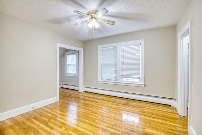 Building Photo - Inviting 3-bedroom, 1.5 bath home nestled in a peaceful and family friendly neighborhood