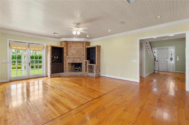 Building Photo - 700 Coral Way