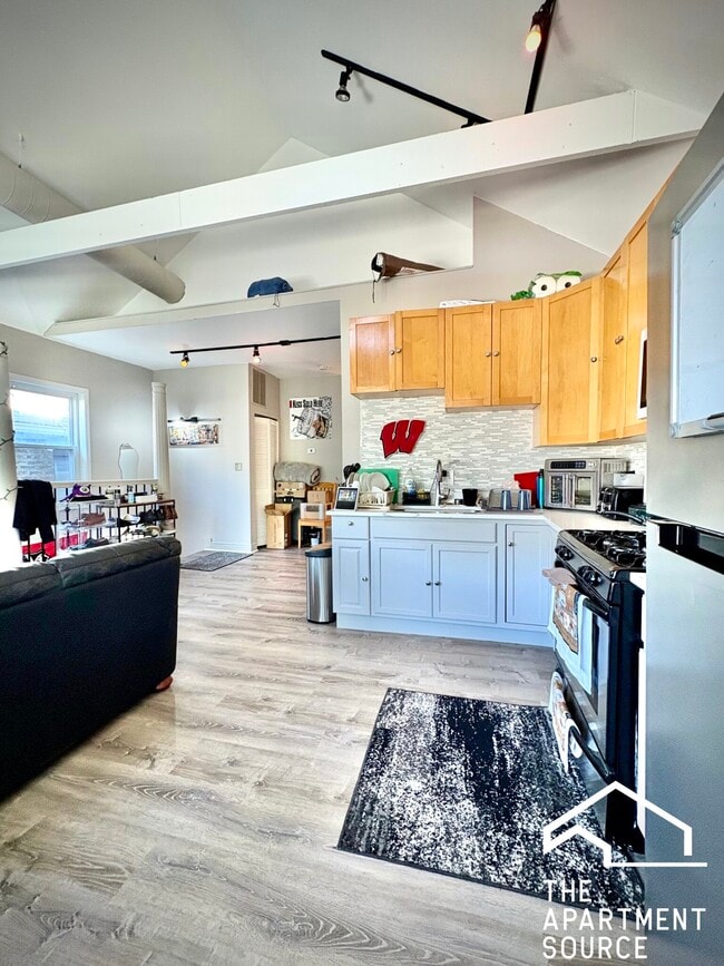 Building Photo - 1237 W Ohio St