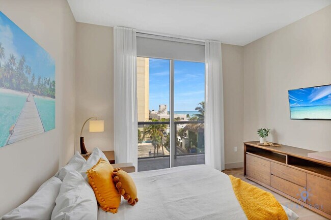 Building Photo - 777 N Ocean Dr