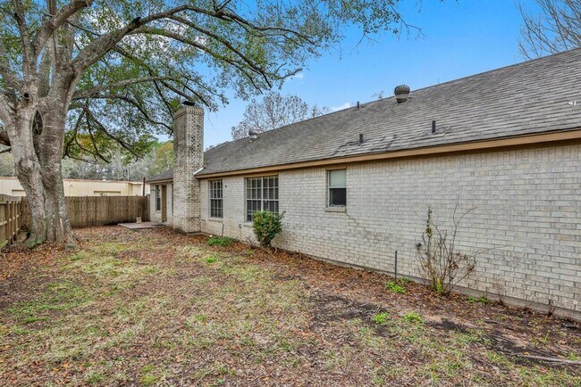 Building Photo - 19435 Haude Rd
