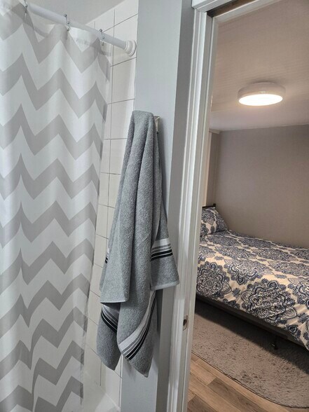 Building Photo - 1213 5th St