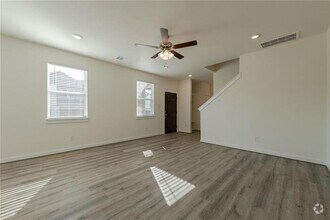 Building Photo - Beautiful townhome/condo located in Pfluge...