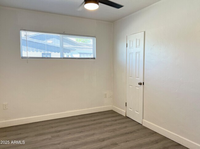 Building Photo - 702 W Pepper Pl