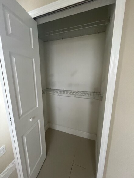 Building Photo - 3611 SW 88th Pl