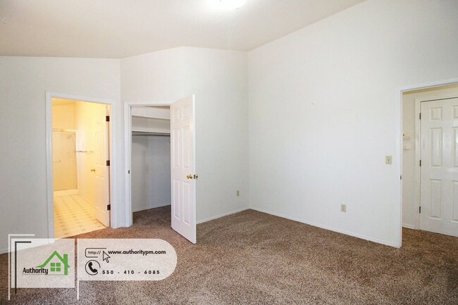 Building Photo - 21906 Chimney Rock Dr