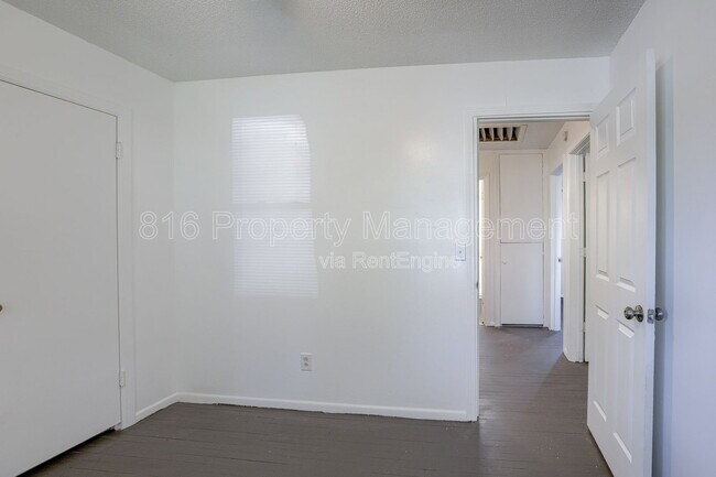 Building Photo - 10009 Hardesty Ave