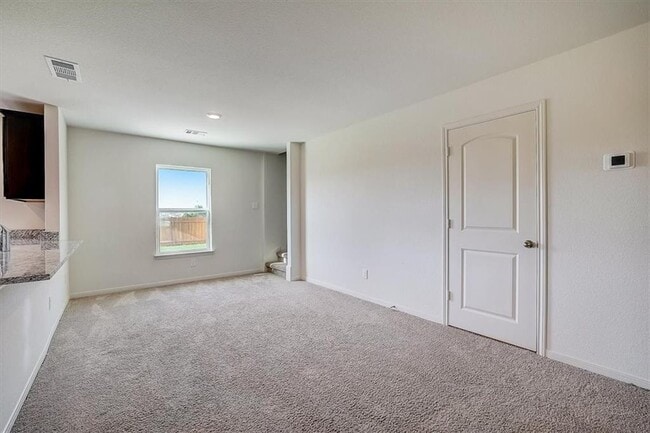 Building Photo - 221 Cres Park Dr