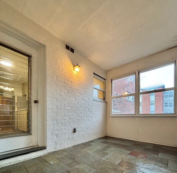 Three-season Sunroom - 7 Commonwealth Ct
