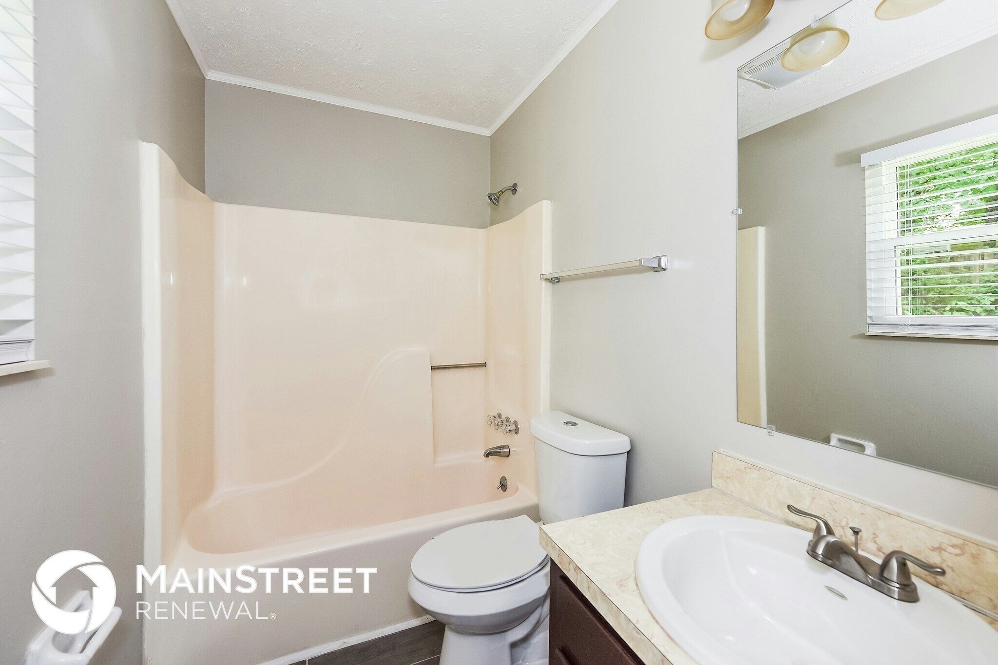 Building Photo - 1133 Jacksons View Rd