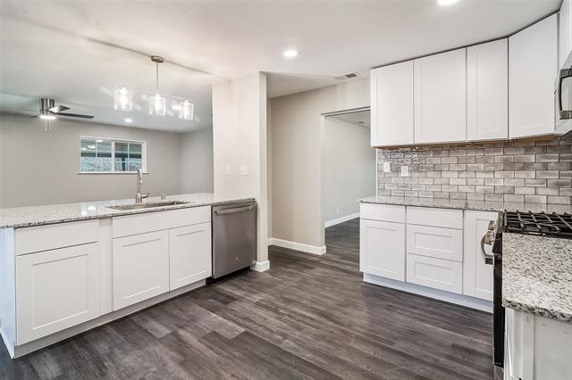 Building Photo - 813 S Valentine Dr