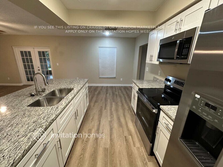 Building Photo - 608 Valley Hill Dr
