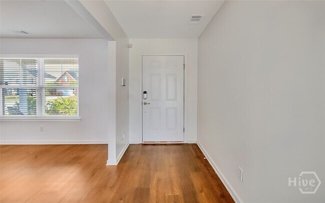 Building Photo - 40 Burnt Oak Rd