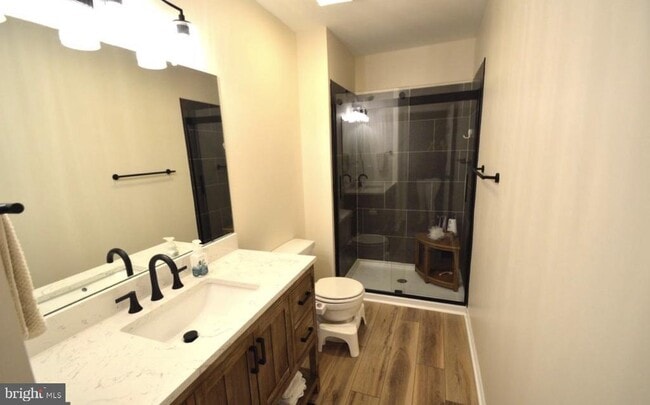 Building Photo - 138 Creekside Ct