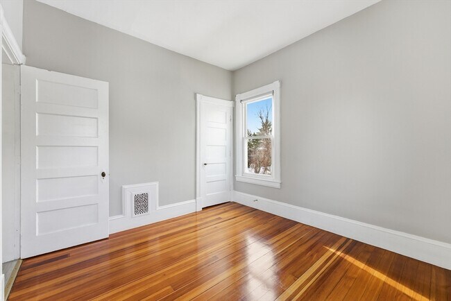 Building Photo - 33 North Blvd