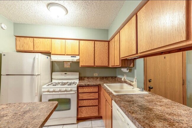 Building Photo - 15 Echo Ct