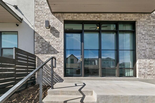 Building Photo - 4021 Manifest Ln