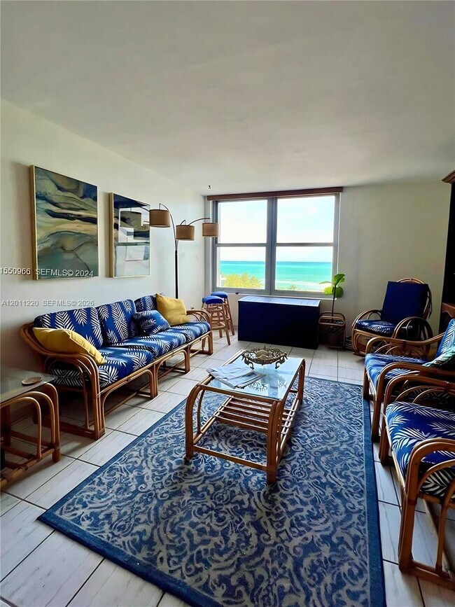 Building Photo - 2899 Collins Ave