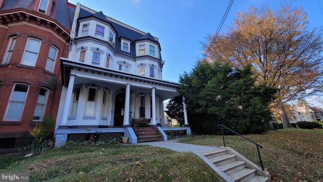 Primary Photo - 634 Centre Ave