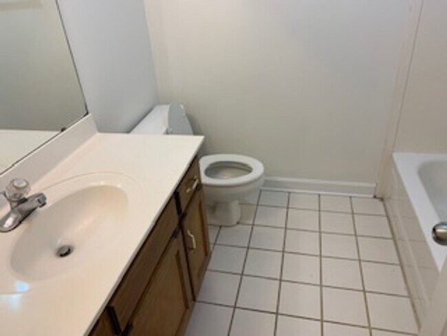 Building Photo - 1124 Sewanee Ct