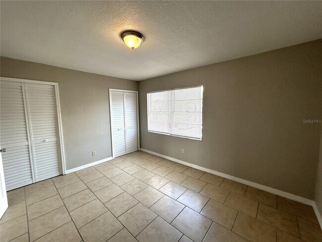 Building Photo - 6415 S Roberts Ave
