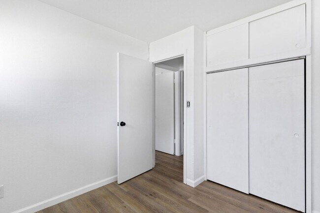 Building Photo - 9835 Winkler Dr
