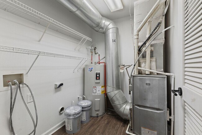 Building Photo - Rent $1725/mo********** Minutes to Honda*********Cul De Sac Community