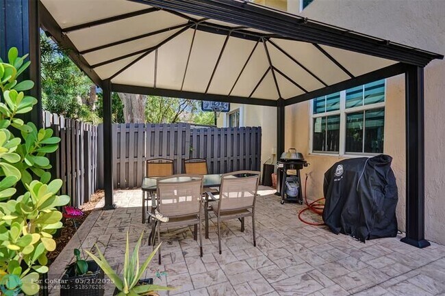 Building Photo - 3467 SW 170th Terrace