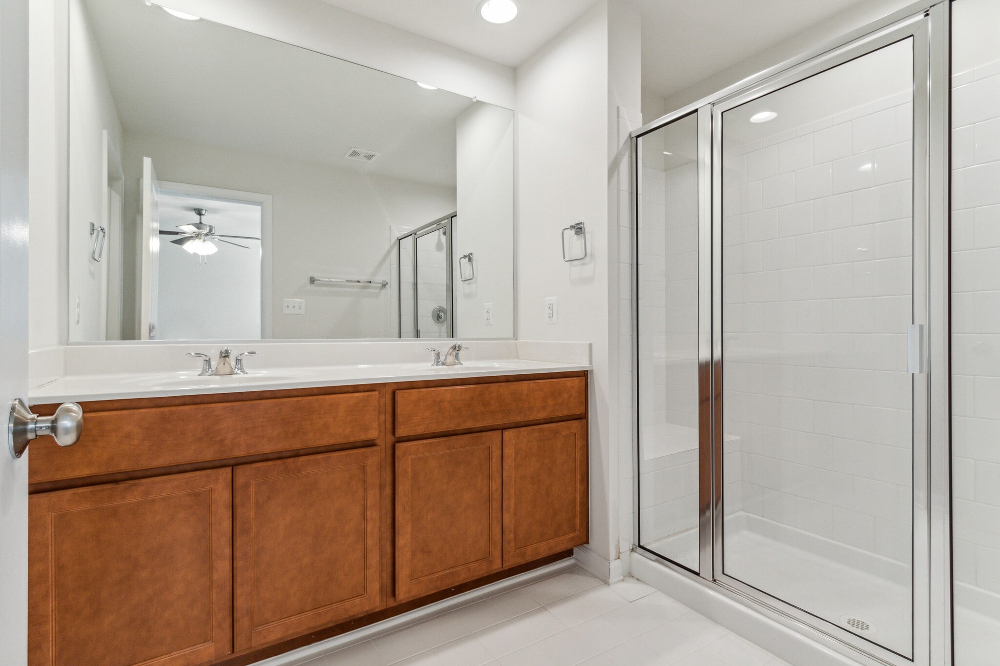 Master bath - 9093 Connor House Rd