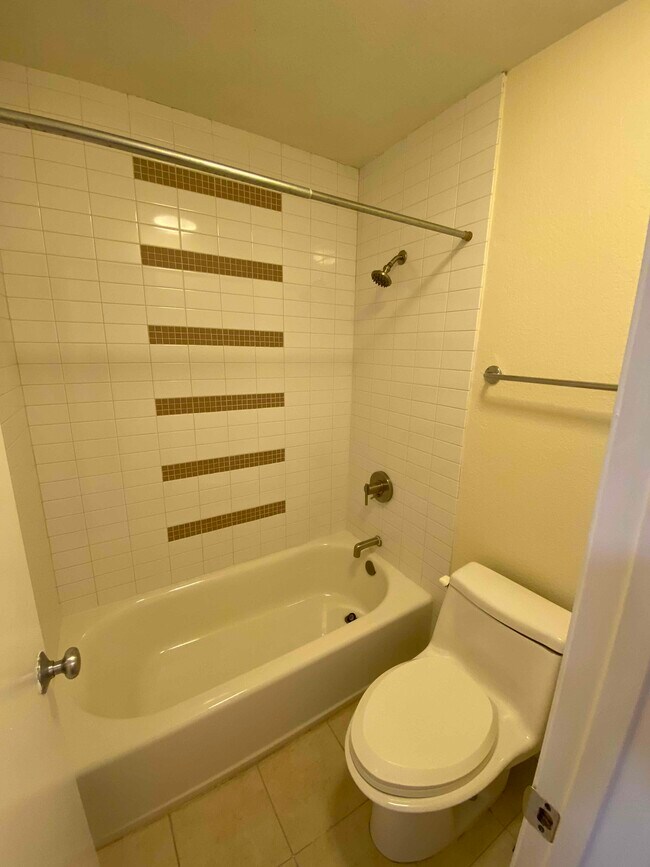 Building Photo - 3520 Lebon Dr