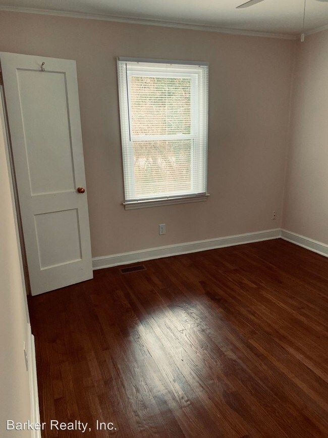 Building Photo - 3 br, 1.5 bath House - 725 Holden Street