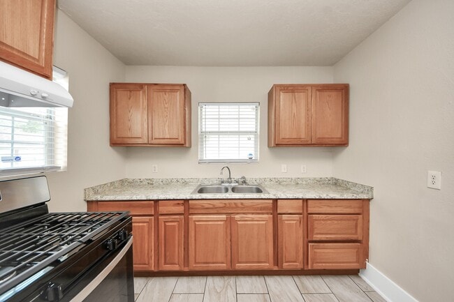 Building Photo - 201 W Pitts Ave