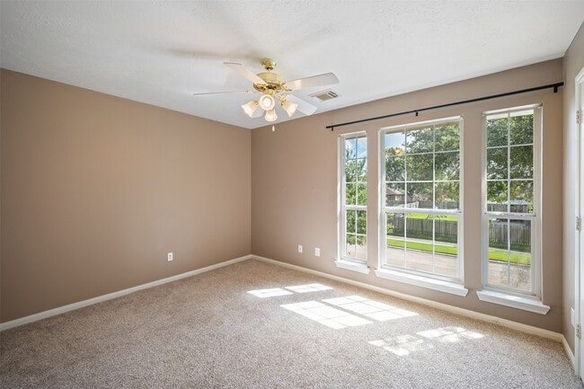 Building Photo - 406 Stockbridge Ln