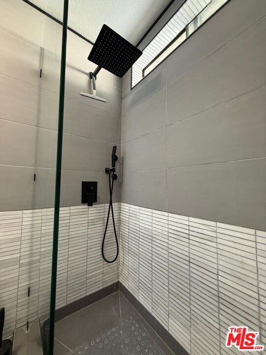 Building Photo - 1043 Thompson Ave