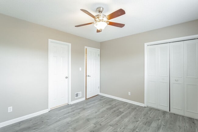 Building Photo - 741 S Germantown Cir