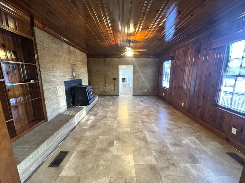 Building Photo - 1020 Cherry Hills Ct