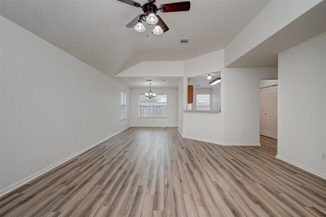 Building Photo - 6030 Shining Leaf Ct