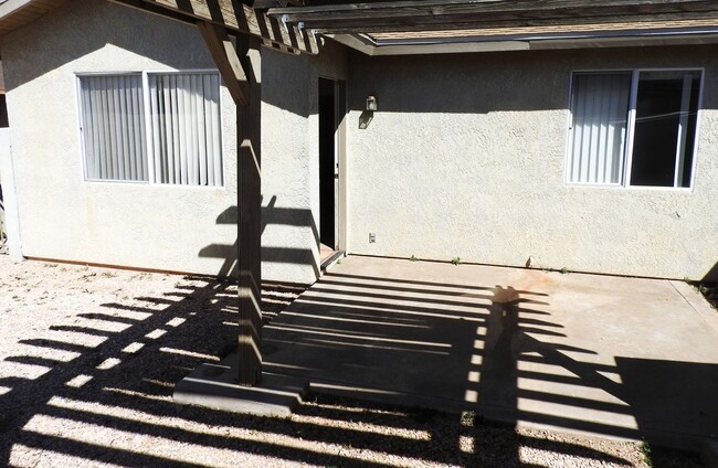 Building Photo - K-1014