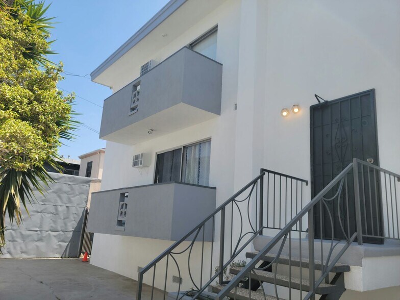 Building Photo - 825 S Bedford St