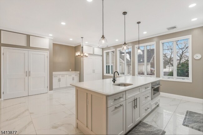 Building Photo - 10 N Rd