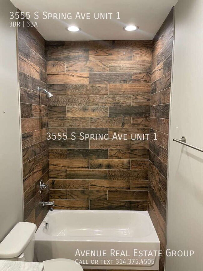 Building Photo - 3555 S Spring Ave