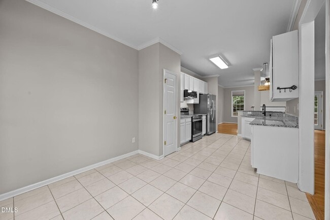 Building Photo - 2837 Tryon Pines Dr