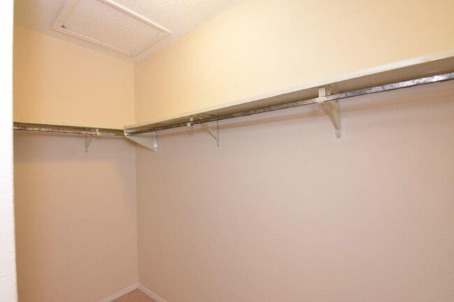 Building Photo - 12206 Alderbrook Dr