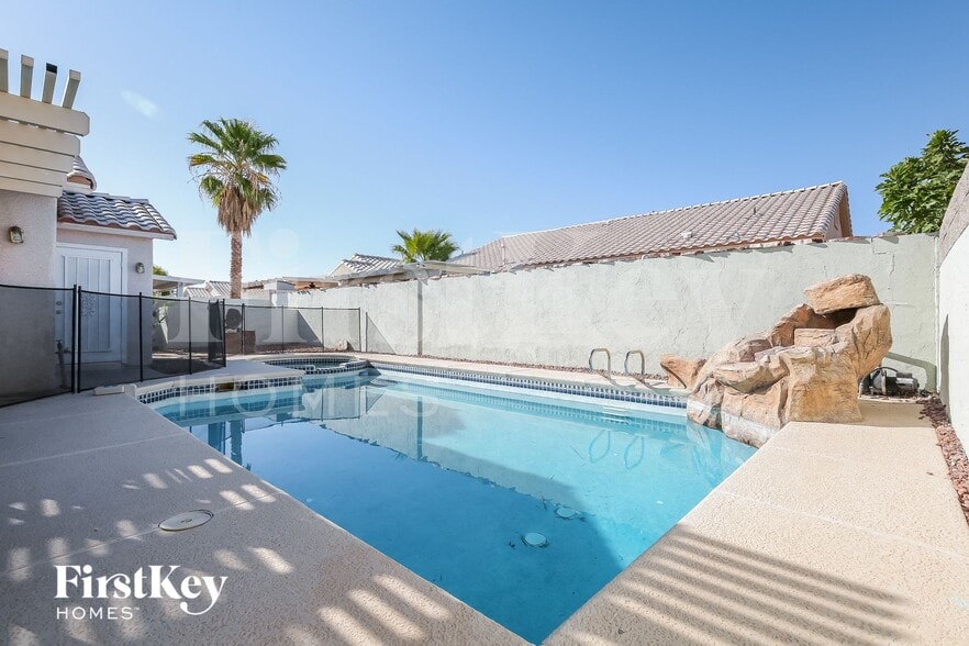 Building Photo - 3722 St Peter Ct