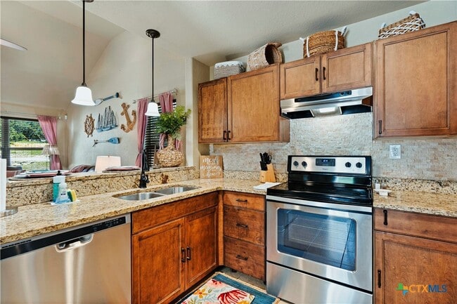 Building Photo - 1110 Diamondhead Dr