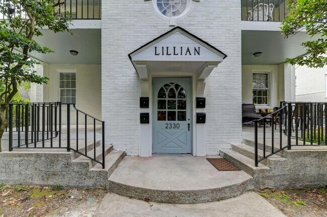Building Photo - Pre-Leasing for the 26-27 School Year! - H...